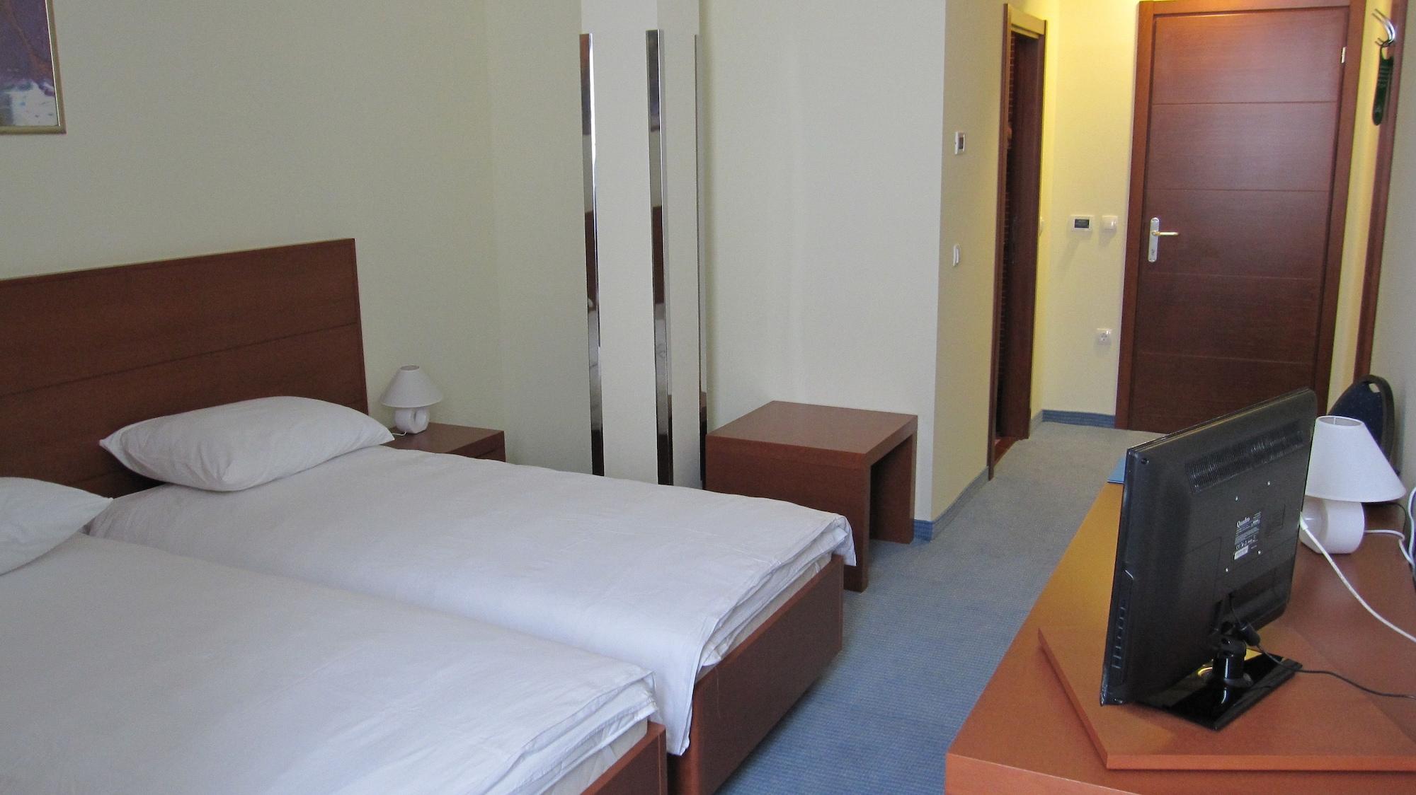 Hotel Park ลอฟราน ภายนอก รูปภาพ