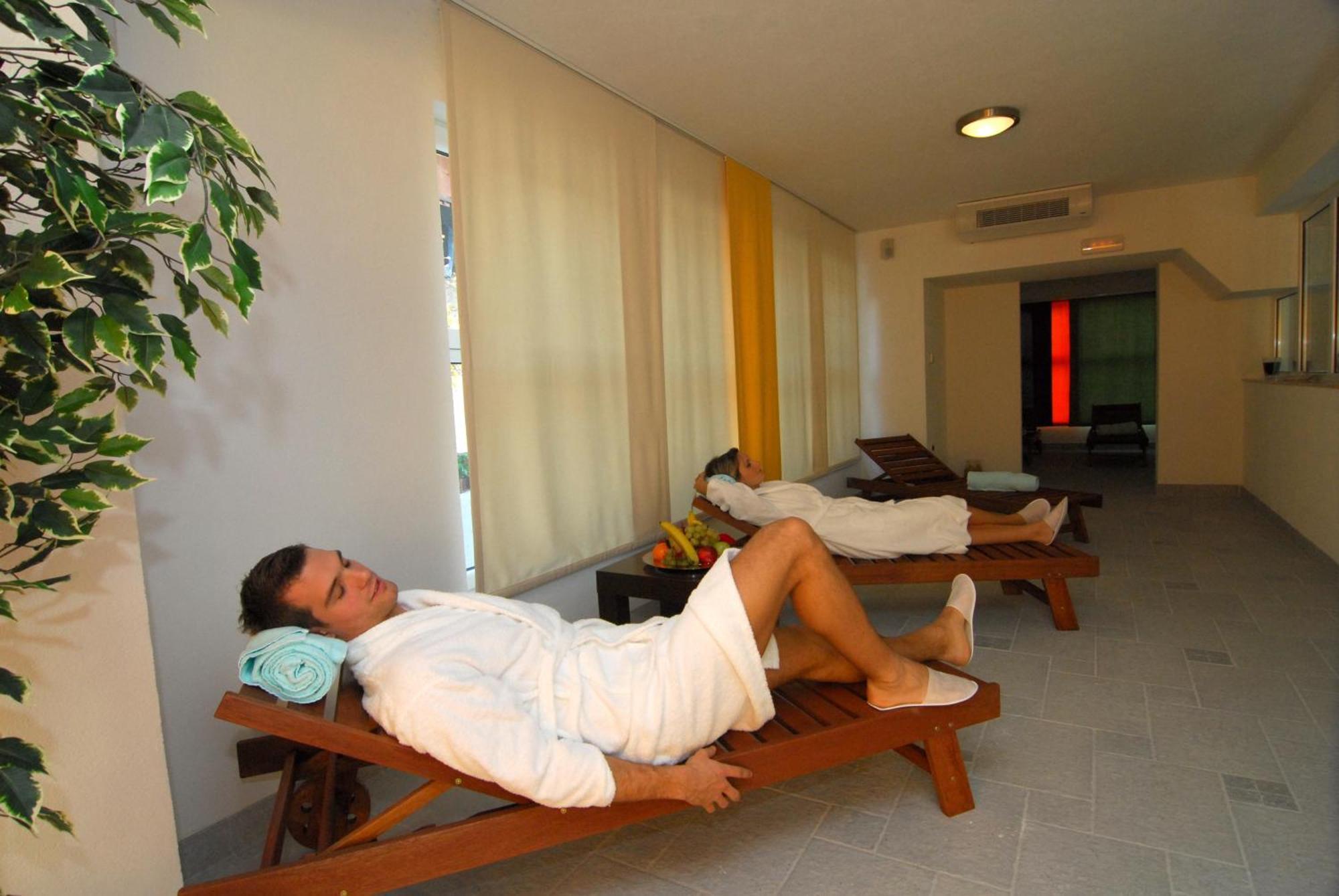 Hotel Park ลอฟราน ภายนอก รูปภาพ