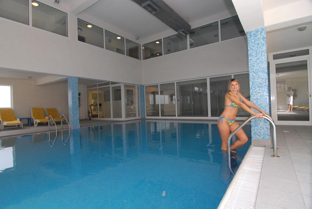 Hotel Park ลอฟราน ภายนอก รูปภาพ
